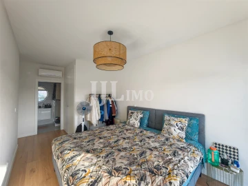 Apartamento T4 para Venda em Laranjeiro e Feijó