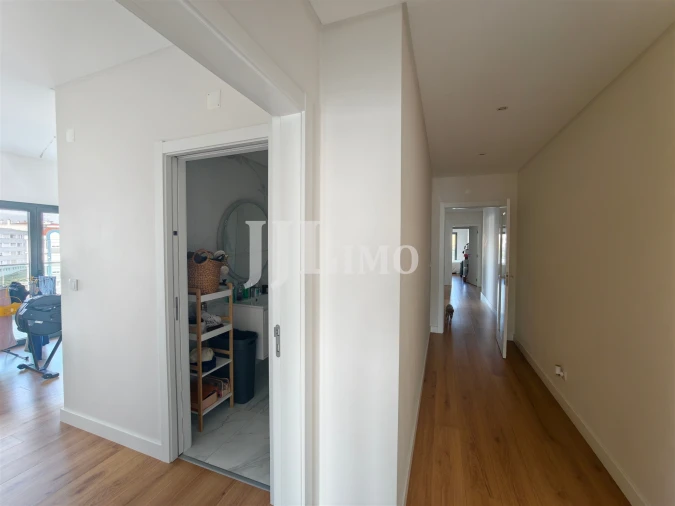 Apartamento T4 para Venda em Laranjeiro e Feijó Foto 29