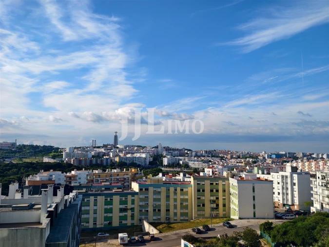Apartamento T4 para Venda em Laranjeiro e Feijó Foto 11