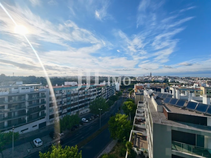 Apartamento T4 para Venda em Laranjeiro e Feijó Foto 44