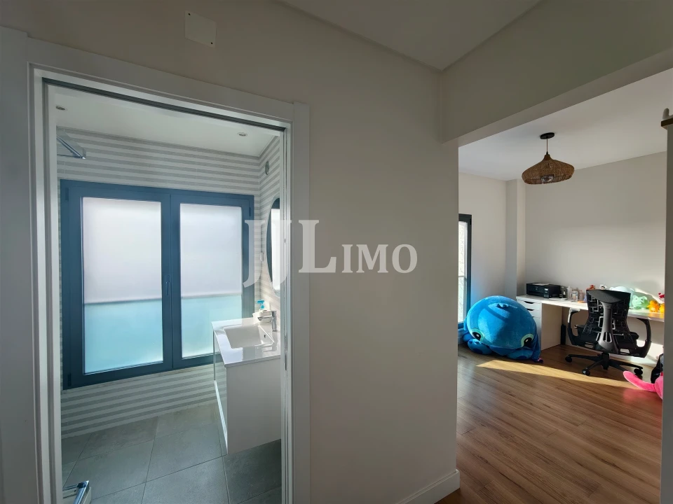 Apartamento T4 para Venda em Laranjeiro e Feijó Foto 34