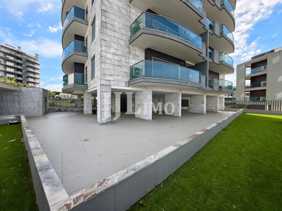 Apartamento T4 para Venda em Laranjeiro e Feijó Foto 8