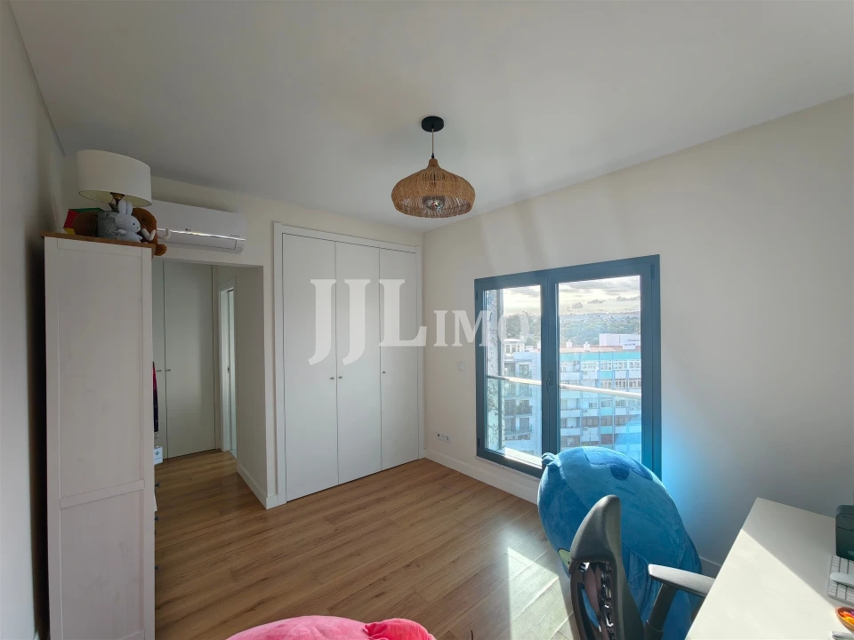 Apartamento T4 para Venda em Laranjeiro e Feijó Foto 38