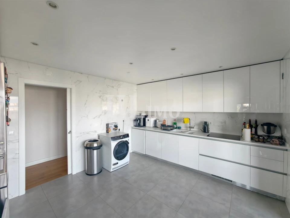 Apartamento T4 para Venda em Laranjeiro e Feijó Foto 45
