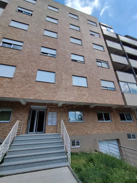 Apartamento T3 para Arrendamento em São Vitor (Braga)