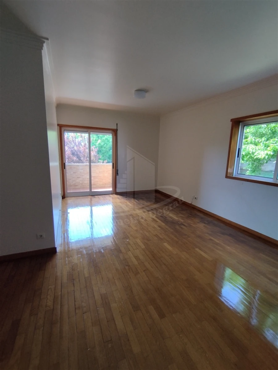 Apartamento T3 para Arrendamento em São Vitor (Braga) Foto 12