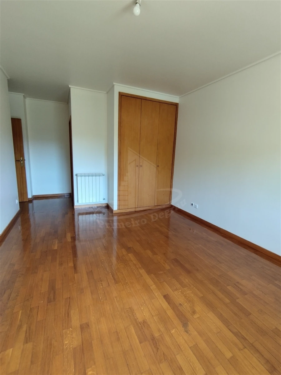 Apartamento T3 para Arrendamento em São Vitor (Braga) Foto 21