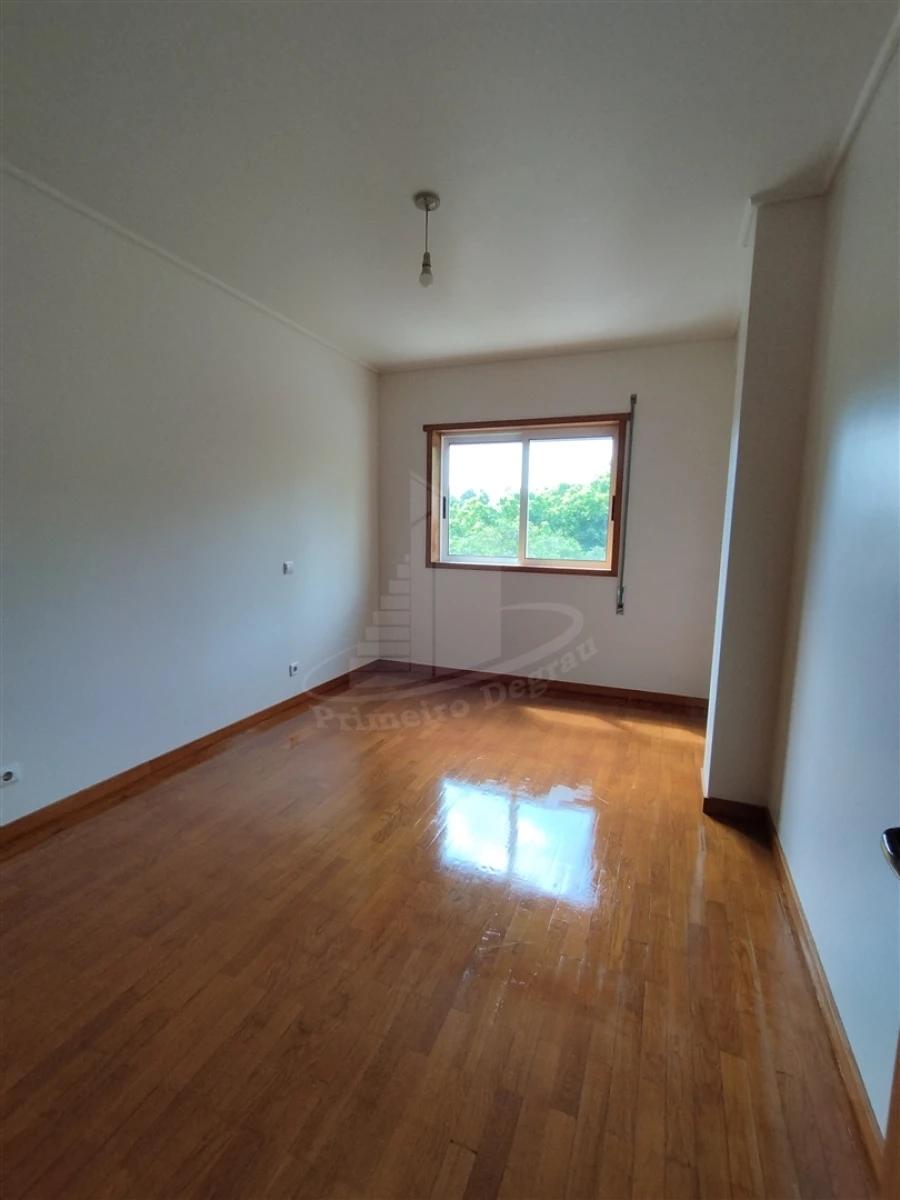 Apartamento T3 para Arrendamento em São Vitor (Braga) Foto 20