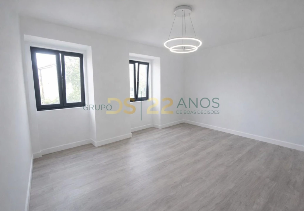 Moradia T6 para Venda em Azurara Foto 10