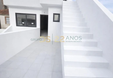 Moradia T6 para Venda em Azurara