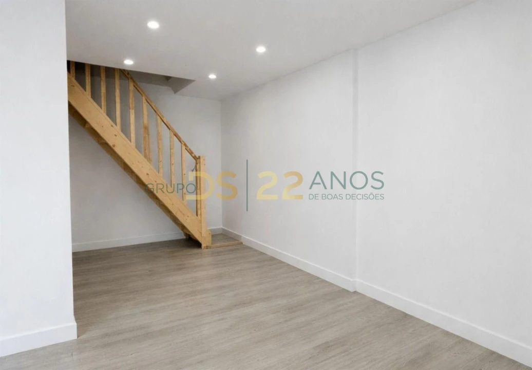 Moradia T6 para Venda em Azurara Foto 14