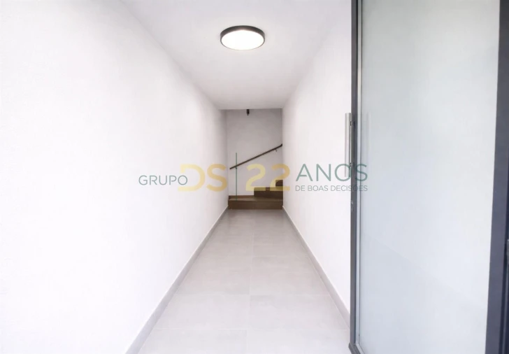 Moradia T6 para Venda em Azurara Foto 6