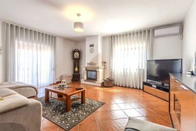 Moradia T5 para Venda em Azambujeira e Malaqueijo