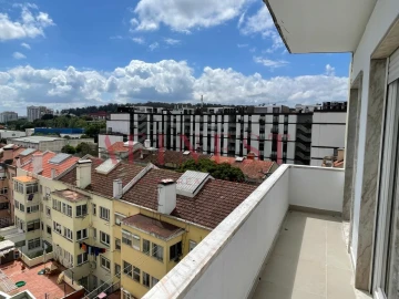 Apartamento T3 para Venda em Benfica