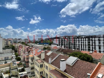 Apartamento T3 para Venda em Benfica