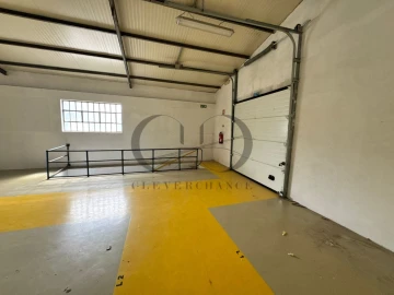 Armazém para Venda em São João de Ver