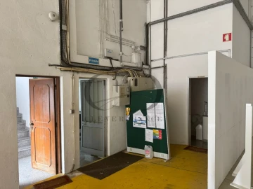 Armazém para Venda em São João de Ver