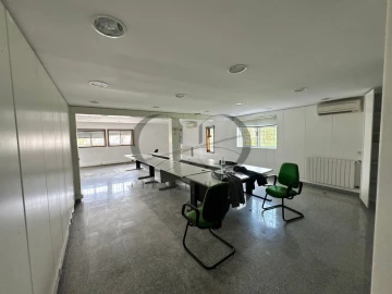 Armazém para Venda em São João de Ver