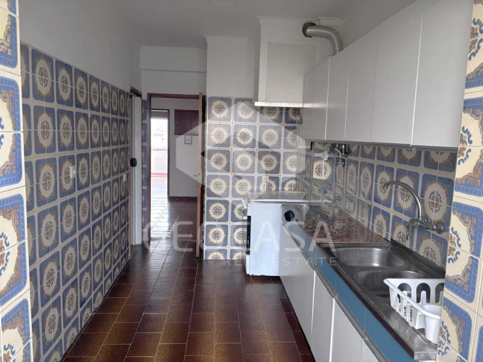 Apartamento T3 para Venda em Carcavelos e Parede Foto 2