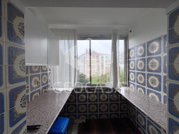 Apartamento T3 para Venda em Carcavelos e Parede