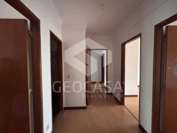 Apartamento T3 para Venda em Carcavelos e Parede