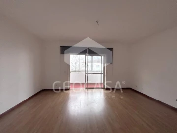 Apartamento T3 para Venda em Carcavelos e Parede