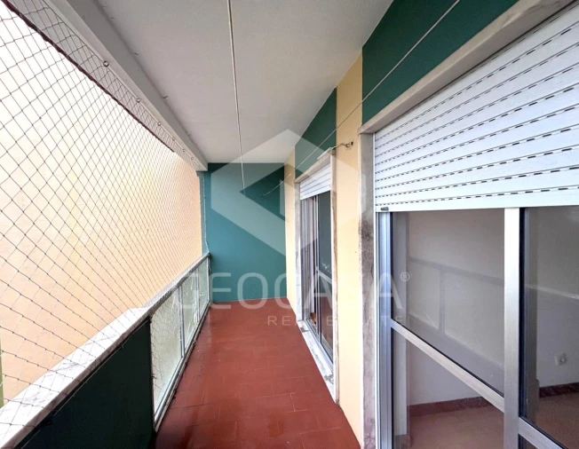 Apartamento T3 para Venda em Carcavelos e Parede Foto 20