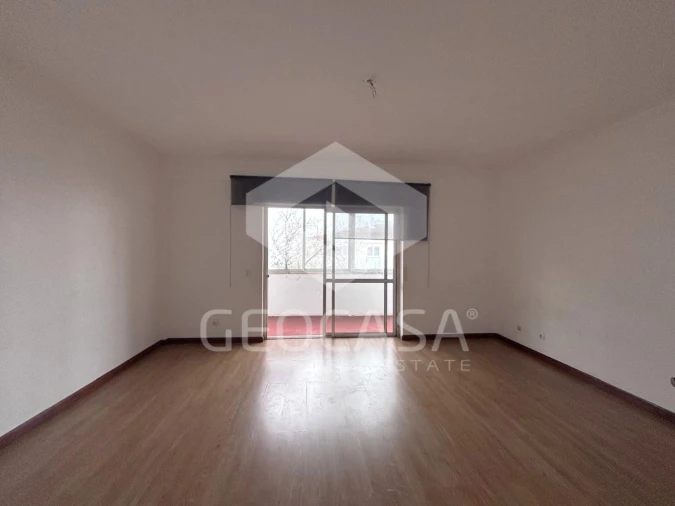 Apartamento T3 para Venda em Carcavelos e Parede Foto 7