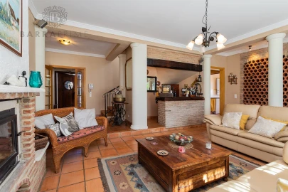 Moradia T5 para Venda em Quarteira