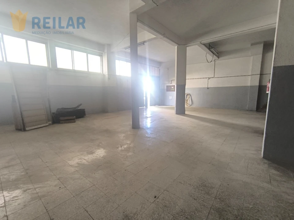 Armazém para Arrendamento em Santa Iria de Azoia, São João da Talha e Bobadela Foto 3