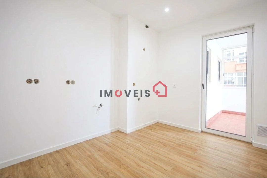 Apartamento T6 para Venda em Leiria, Pousos, Barreira e Cortes Foto 3