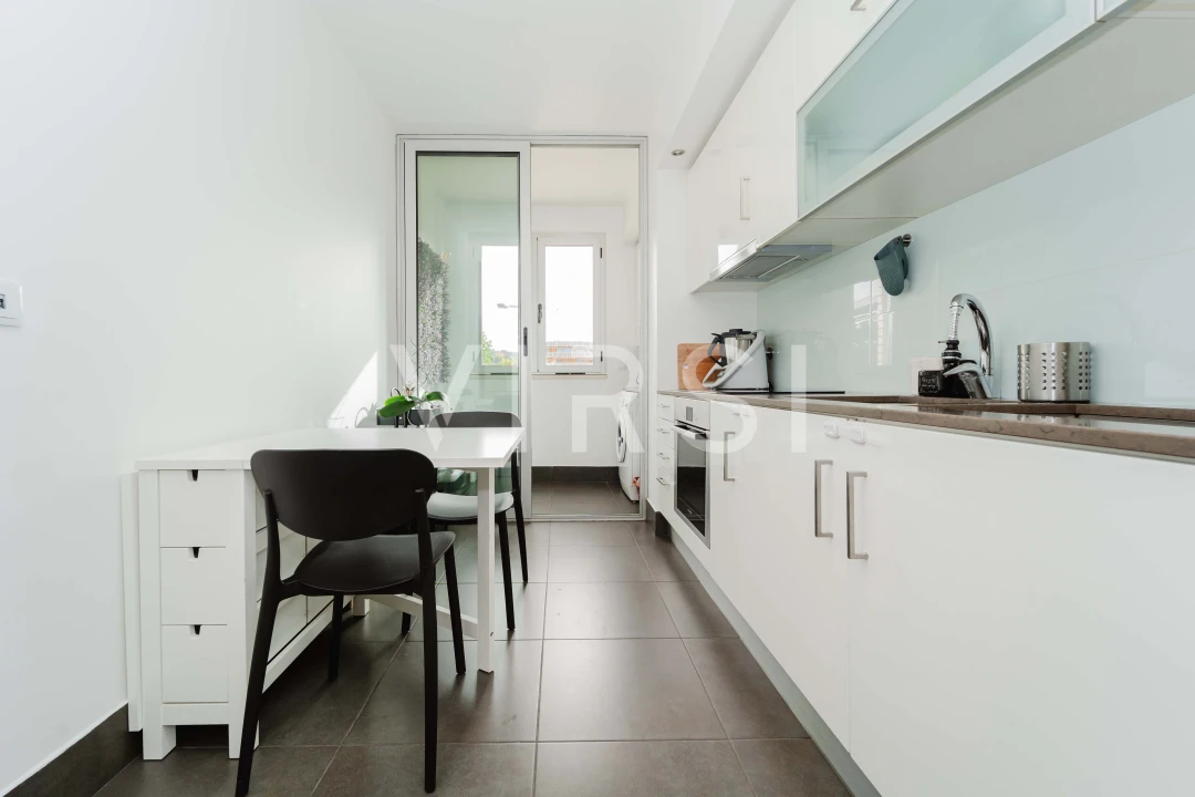 Apartamento T2 para Venda em Santo Antonio dos Olivais Foto 7