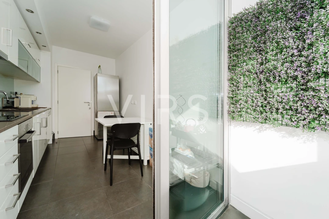 Apartamento T2 para Venda em Santo Antonio dos Olivais Foto 9