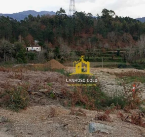 Terreno para Venda em Águas Santas e Moure