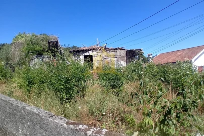 Terreno para Venda em Fonte Arcada e Oliveira