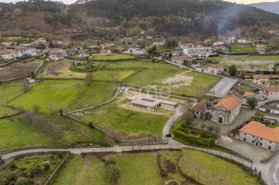 Moradia T4 para Venda em Mosteiro