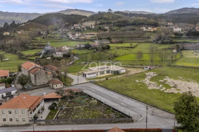 Moradia T4 para Venda em Mosteiro