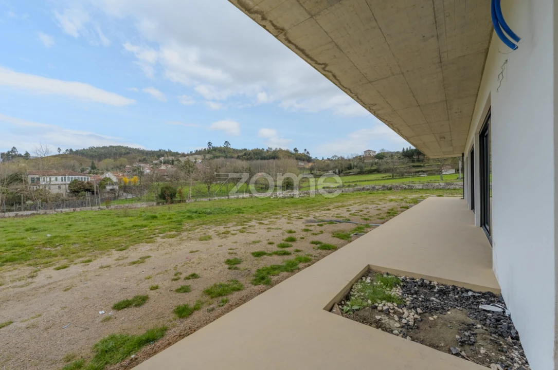 Moradia T4 para Venda em Mosteiro Foto 49