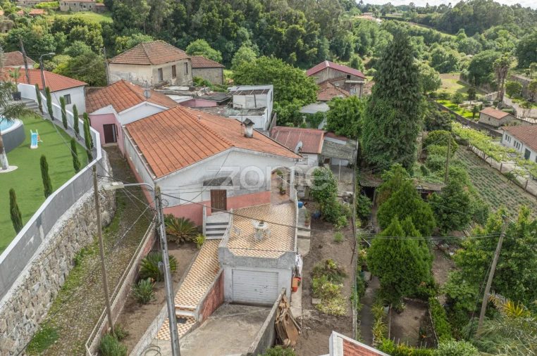 Moradia T3 para Venda em Landim Foto 6