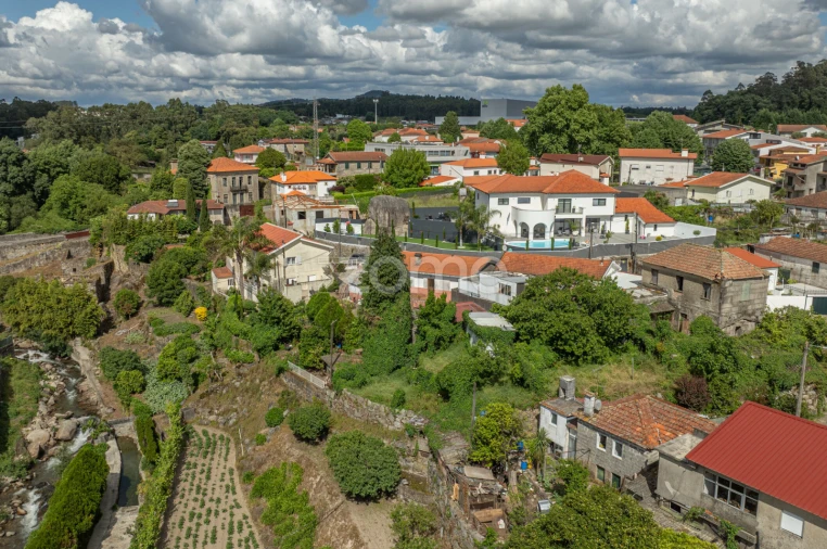 Moradia T3 para Venda em Landim Foto 8
