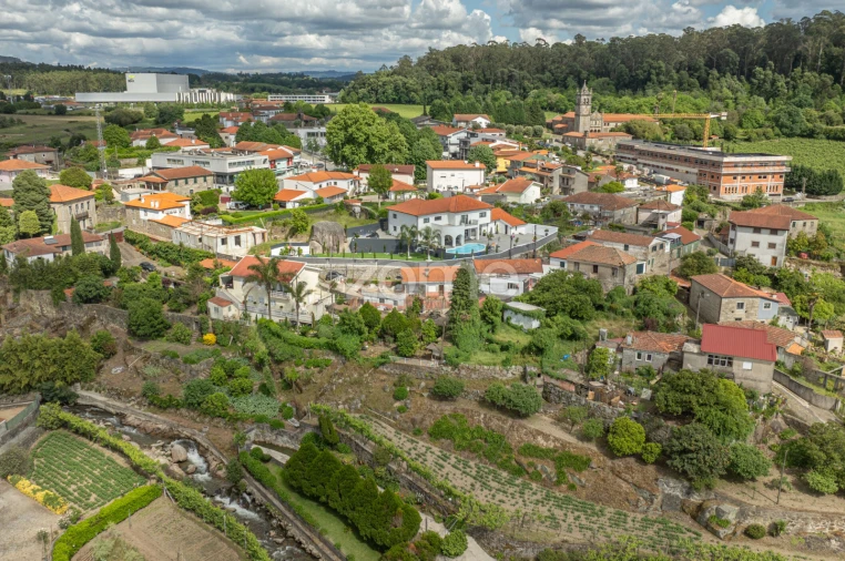 Moradia T3 para Venda em Landim Foto 9