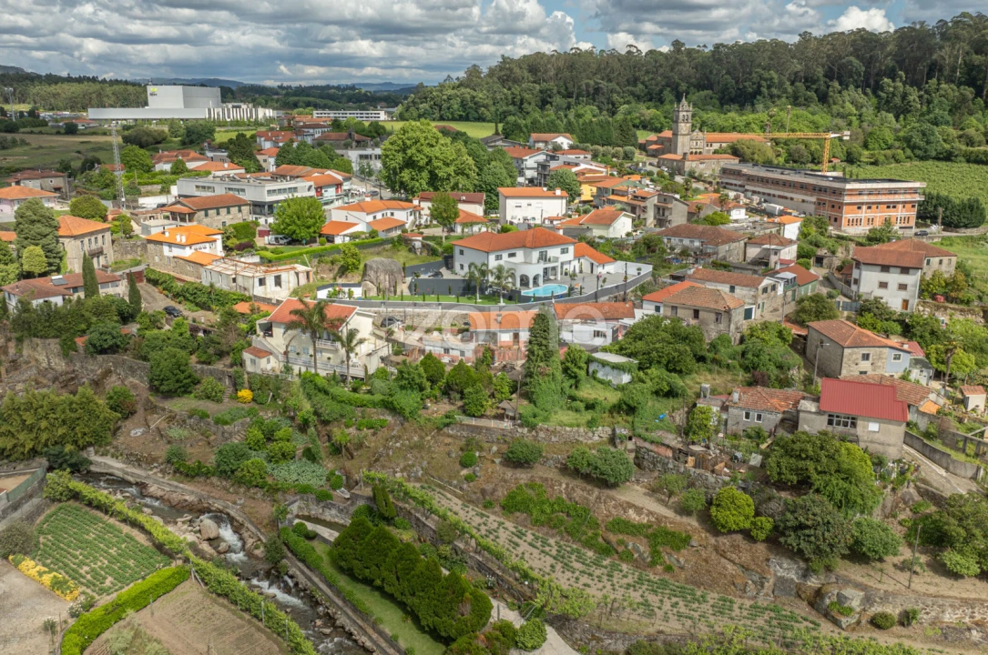 Moradia T3 para Venda em Landim Foto 9