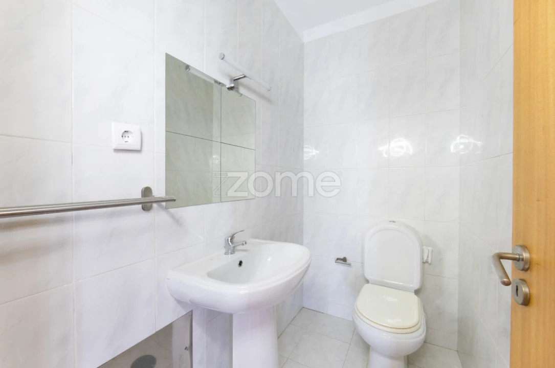 Apartamento T2 para Arrendamento em Vila Nova da Telha Foto 19