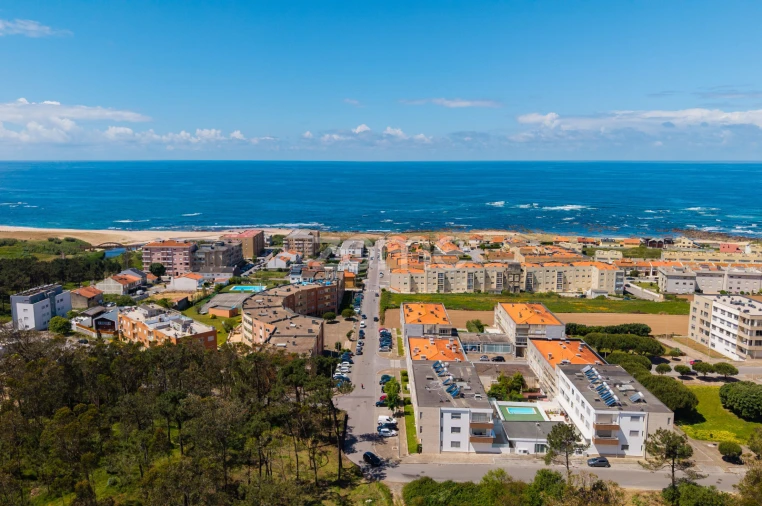 Apartamento T1 para Venda em Labruge Foto 2
