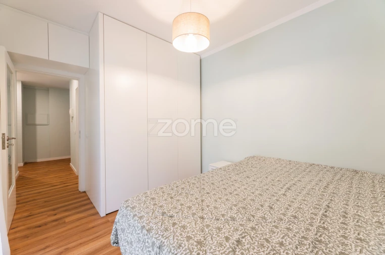 Apartamento T1 para Venda em Labruge Foto 8