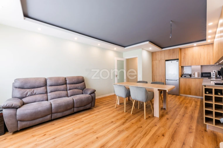 Apartamento T1 para Venda em Labruge Foto 3