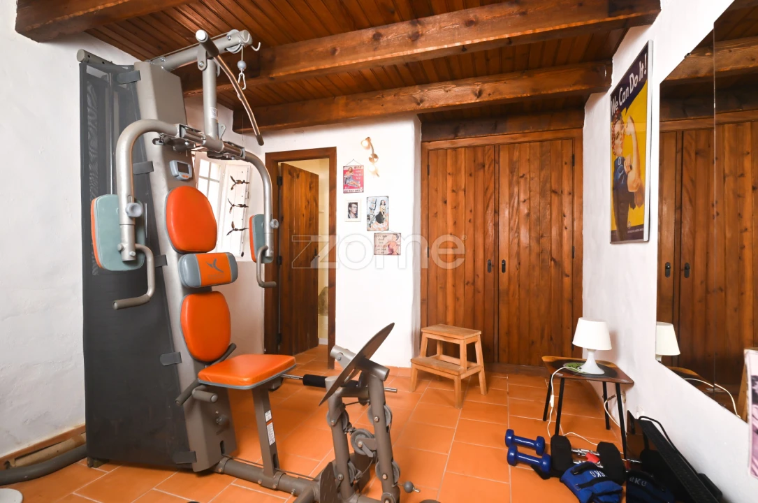 Moradia T4 para Venda em Encarnação Foto 12