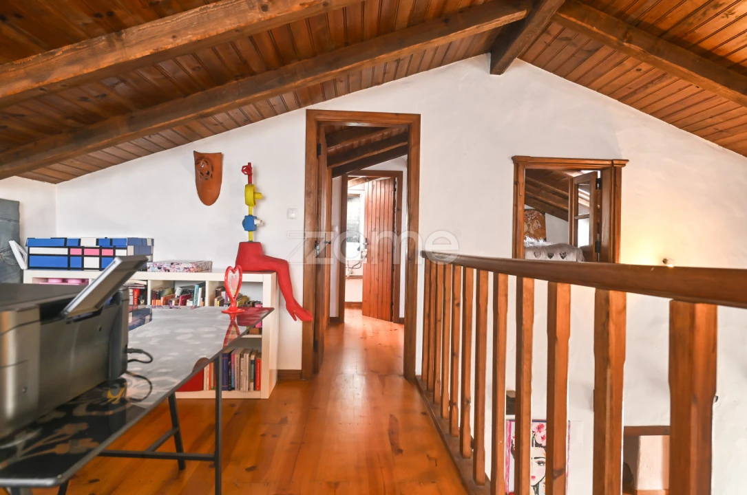 Moradia T4 para Venda em Encarnação Foto 22