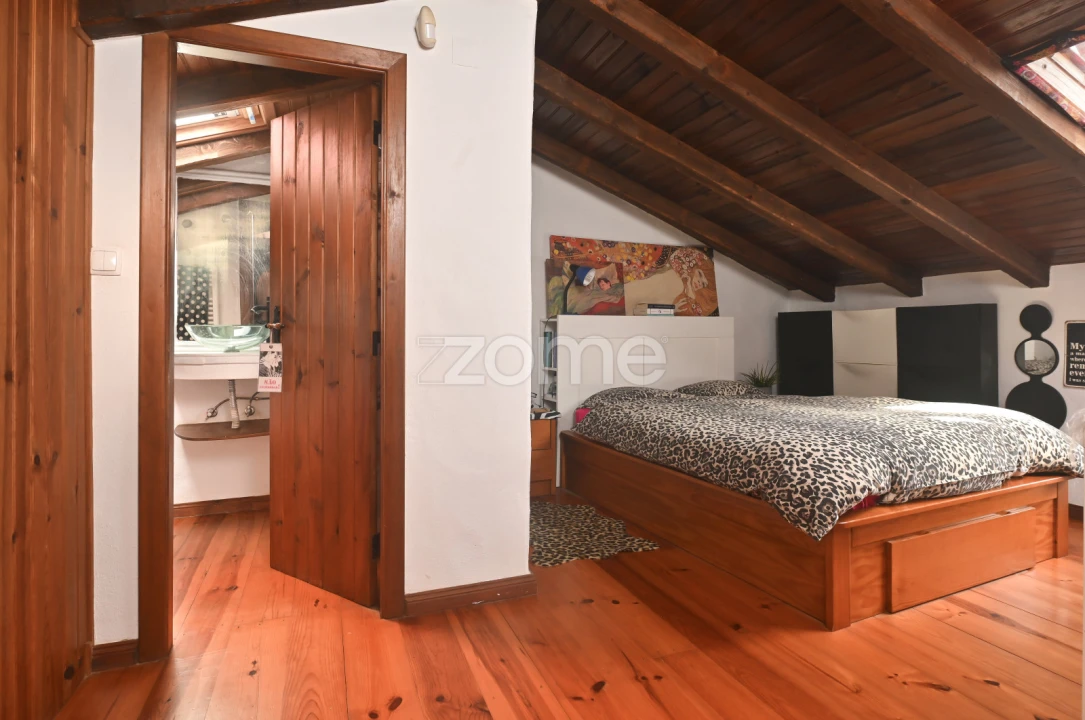 Moradia T4 para Venda em Encarnação Foto 24