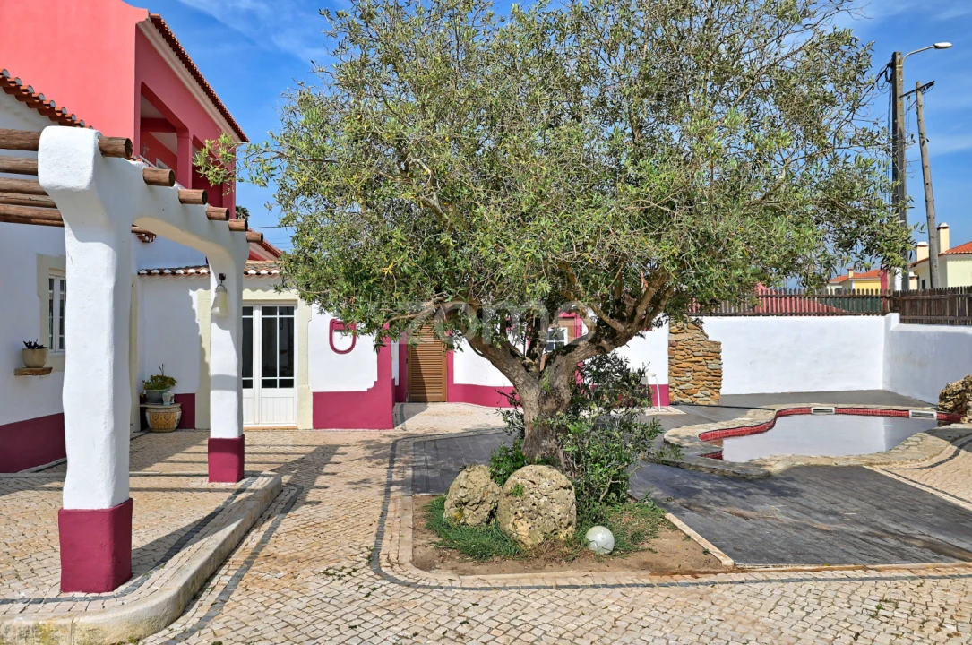 Moradia T4 para Venda em Encarnação Foto 34